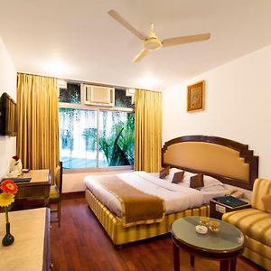 Hotel Deep Palace
